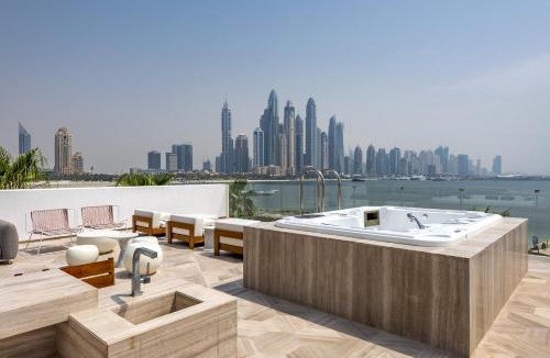 Palm Jumeirah Villa | FIVE Palm Beachfront Villa -Private Pool & Jacuzzi, Panoramic Views, by Exclusive Holiday Homes