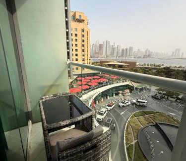 Palm Jumeirah Apartment | FullSeaView-RoofTopPool Free Private WestBeachAccess