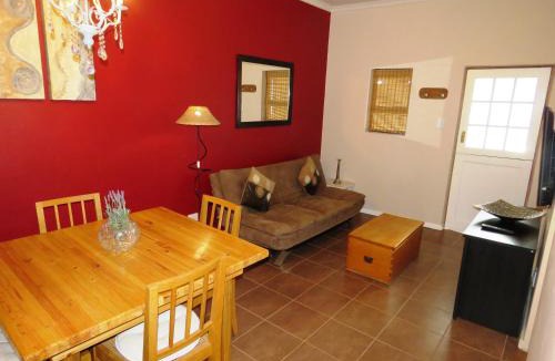 Gansbaai Apartment | Gansbaai Central Accommodation Sleeps 2 adults