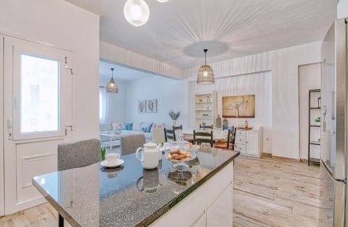 Antiparos House | GARBIS HOUSE (Antiparos Main Street)