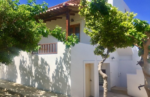Roussospiti Villa | Goldy's Villa! Your vacation destination!