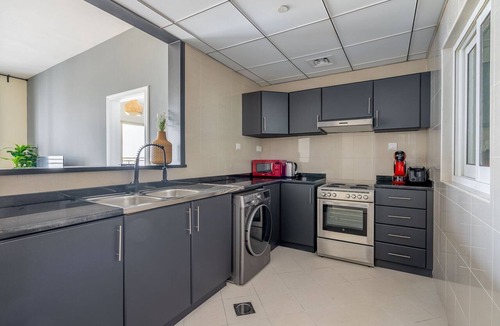 Jumeirah Lake Towers Apartment | GuestReady - Uptown Views | Icon Tower JLT