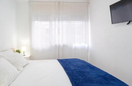 Badalona House | Habitaciones con baño compartido en bonito Apartamento en Badalona