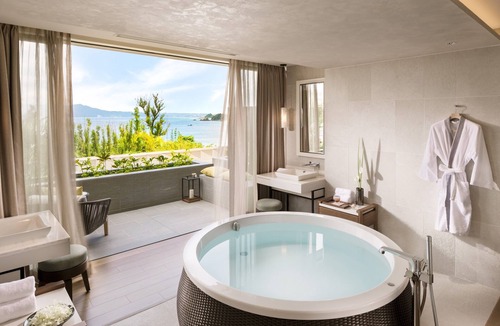 Nakama Hotel | Halekulani Okinawa