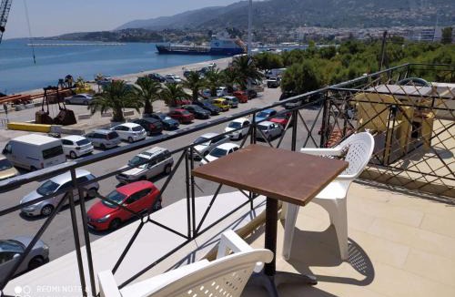 Mytilene Apartment | Harbour Loft