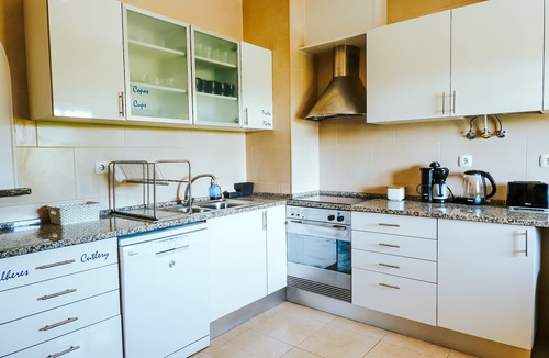 Restelo Hostel | Help Yourself Hostels - Restelo