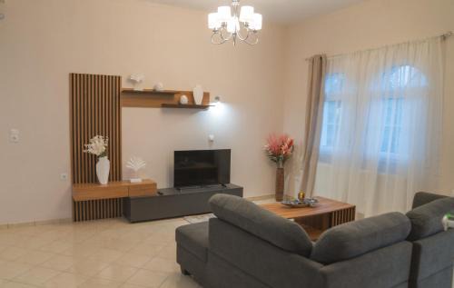 Ydraia Apartment | HomeSweetHome