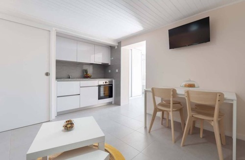 Beijos Apartment | HostWise - Solar dos Pisões D