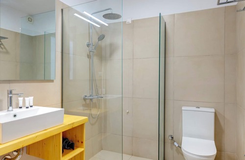 Vari Hotel | Hotel Kamelo