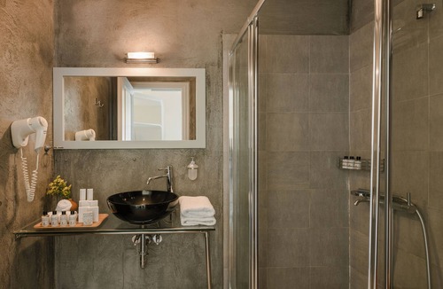idhra Hotel | Hydra Hotel