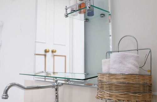 Claddagh Apartment | Perfect! for doing Galway City - sleeps 2+, walk everywhere.