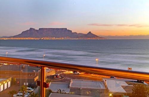 Bloubergstrand Apartment | Infinity Oceanview 303A