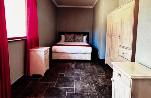 Helderberg Rural House | Into the Sunset Manor