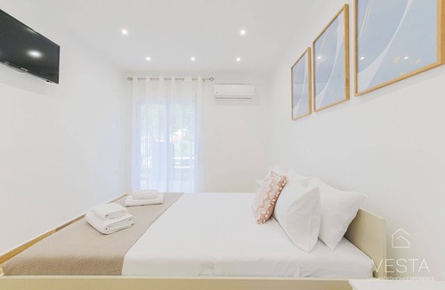 Haniotis Apartment | Iris Superior Studio in Chanioti, 150m to beach
