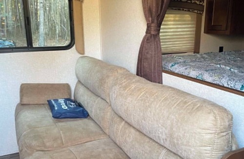 Gresham House | Jayco RV on Half Acre next to PeeDee River!