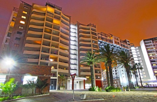 Century City Apartment | Knightsbridge 407 by Host Agents