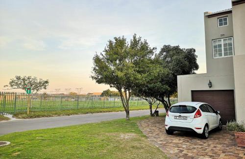 Edgemead Apartment | Lemon Tree Cottage
