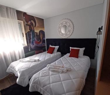 Barcelos Hotel | Leonchic - Guest House com Piscina de Água Salgada