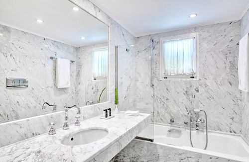 idhra Hotel | Leto Hotel