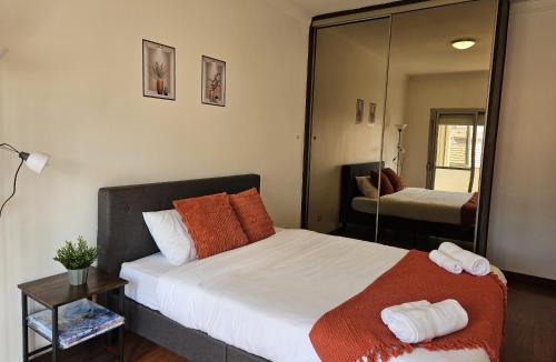 Cova da Piedade Apartment | Light Spacious Almada Apartment