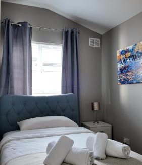 Sutton Cross House | Little Cottage Oassis