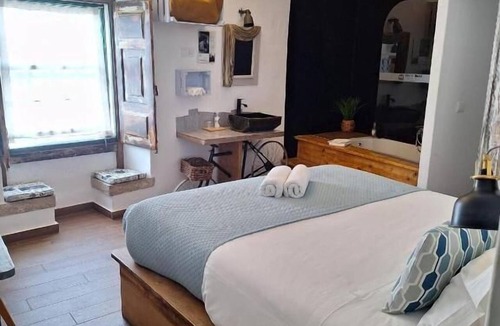 Obidos House | Lovin Book Guesthouse