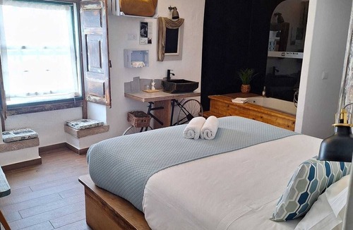 Obidos House | Lovin Book Guesthouse