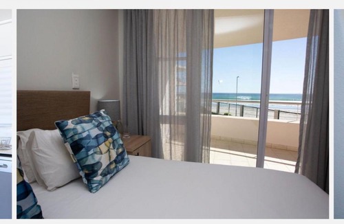 Lagoon Beach Apartment | Luxurious Accessible Apartment in Vibrant Kaapstad