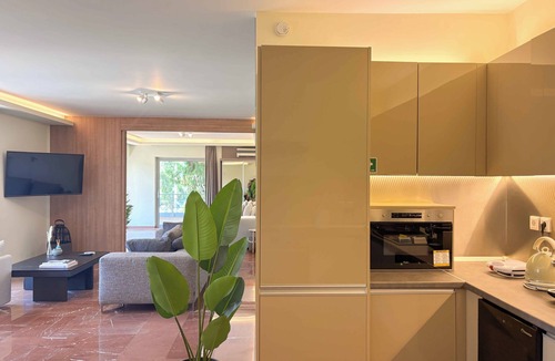 Atalanti Apartment | Luxurious & Spacious Flat in Glyfada Center