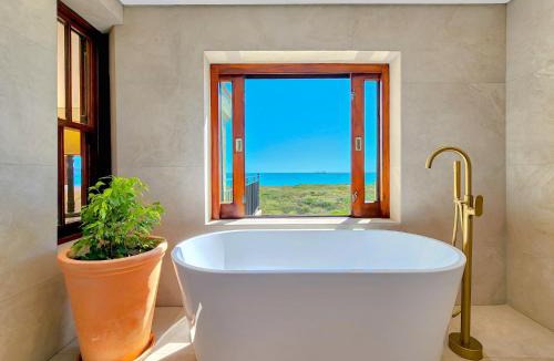 Sunset Beach Villa | Luxury beachfront villa Cape Town - Sunset Beach