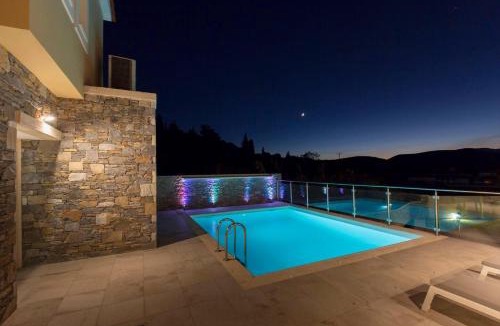 Paleokastro Villa | Luxury holiday home 4 bedroom villa in Paleokastro