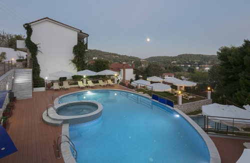 Agia Paraskevi Hotel | Magic Hotel