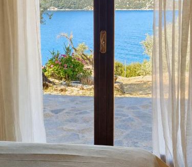 Pythagorion House | Mare E Cielo - Seafront Stay & Private Beach Samos