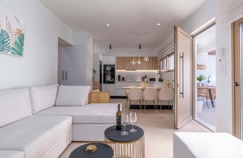Lardos Apartment | Marie Suite - Mariann Premium Suites