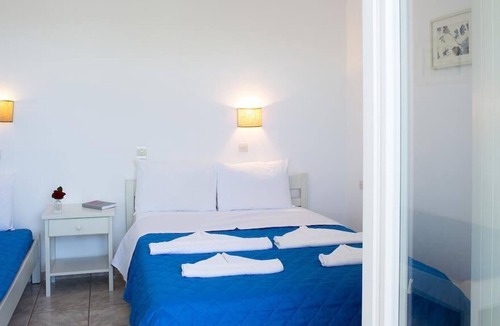Parasporos Apartment | Marili Apartments, Apt#5 by the sea