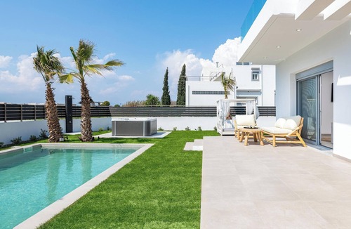 Petaloudes Villa | Martini Villas - Matilda in Kremasti