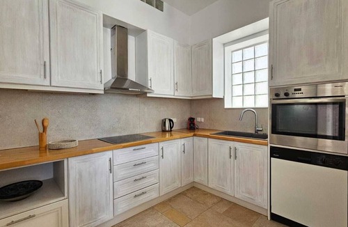 Apollonia Villa | Milos AquaBliss Beachfront Villa