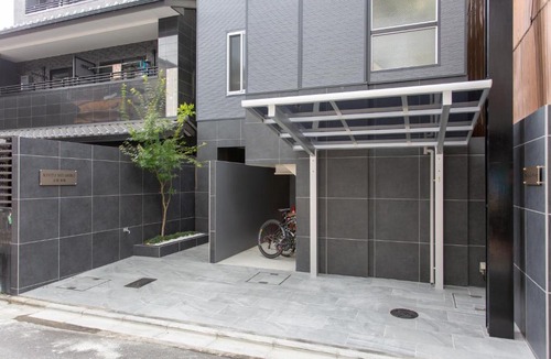 Karasuma Apartment | Miyabiro 102