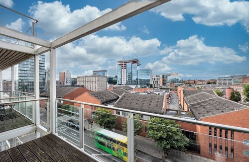 Grand Canal Dock Apartment | Modern 2 Bed - 8min to Grand Canal Dock Station