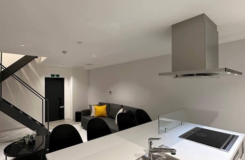 Hiroshima City Centre Apartment | Modern 6ppl Apt in Hiroshima | Breakfast Included