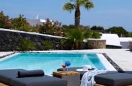Exo Gialos Villa | Modern & Comfortable Santorini Villa 3 Bedrooms Villa Aqua Private Pool
