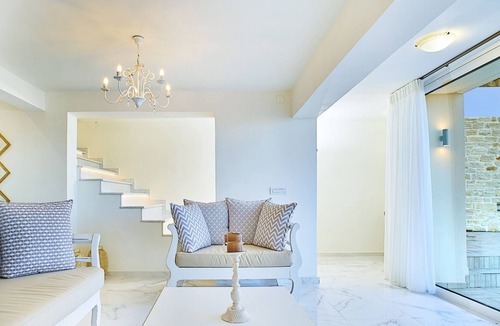 Stalos Villa | Modern renovated villa ★ Private Pool ★ Seaview & BBQ