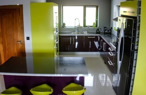Enniscrone House | Modern Spacious home beside beach and golf