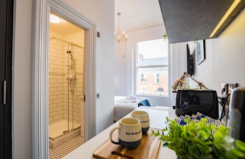 Rathmines Apartment | Modern Suite 47, Grove Park, Wi-Fi & TV