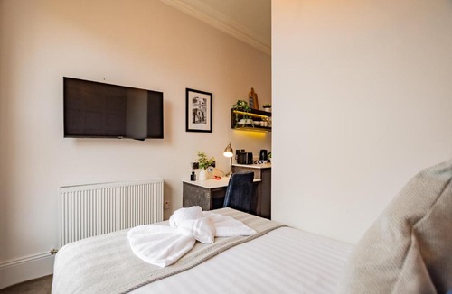 Rathmines Apartment | Modern Suite 47, Grove Park, Wi-Fi & TV