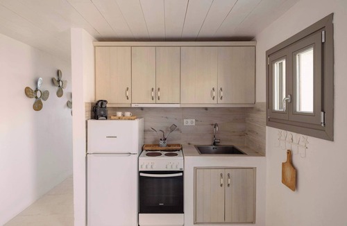Ano Meria House | Moniasma Rustic Stone House in Folegandros