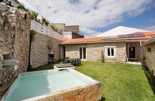 Nossa Senhora das Misericordias House | Moradia dos Castelos Amarelo