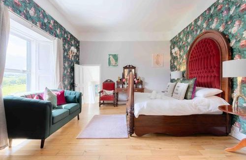Foynes House | Mount Eagle - Sleeps 24