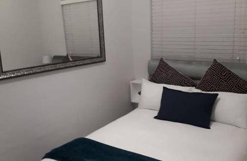 Lagoon Beach Apartment | Neptunes Isle Apartment