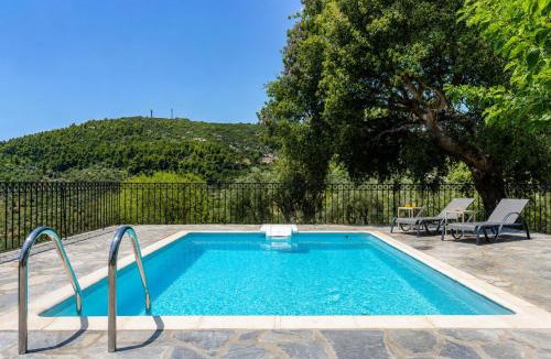 Skopelos Villa | Oak Tree Cottage